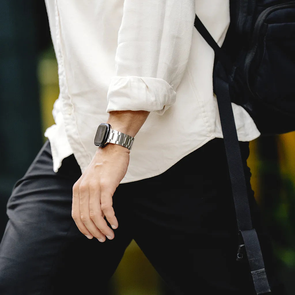 KeyBudz Spectra stainless steel Apple Watch band for everyday wear