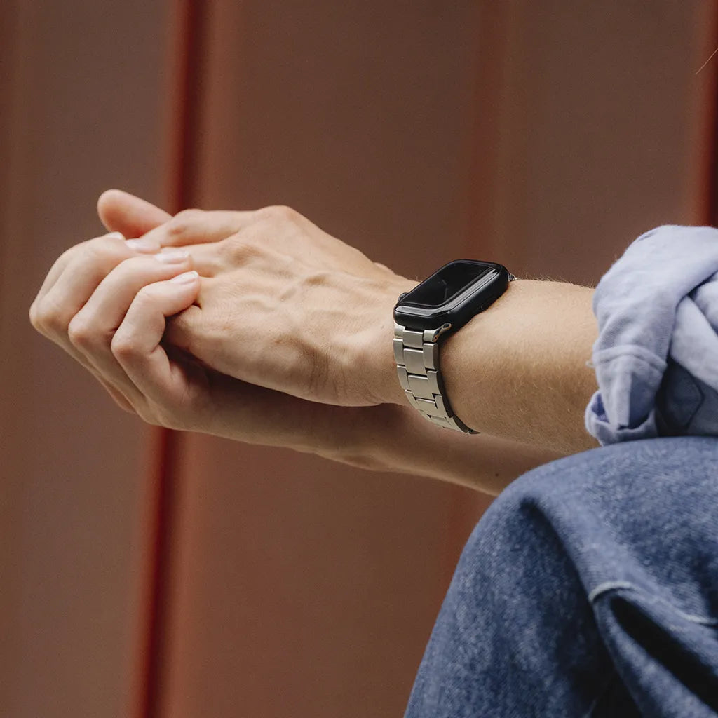 KeyBudz Spectra stainless steel Apple Watch band for everyday wear